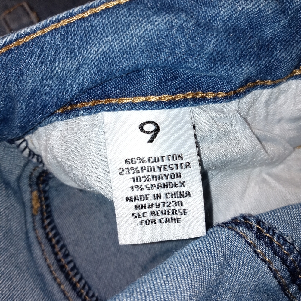 🆕 Almost Famous High Rise Skinny Jeans - Picture 4 of 6